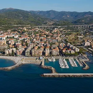 Linda 3*, San Bartolomeo Al Mare Italia